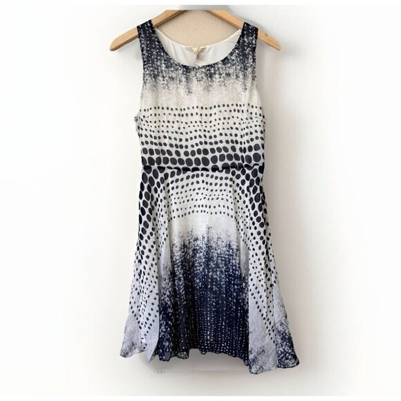 Mystree Dresses & Skirts - Mystree Navy White Print Sleeveless Dress Womens Size Large New With Tags